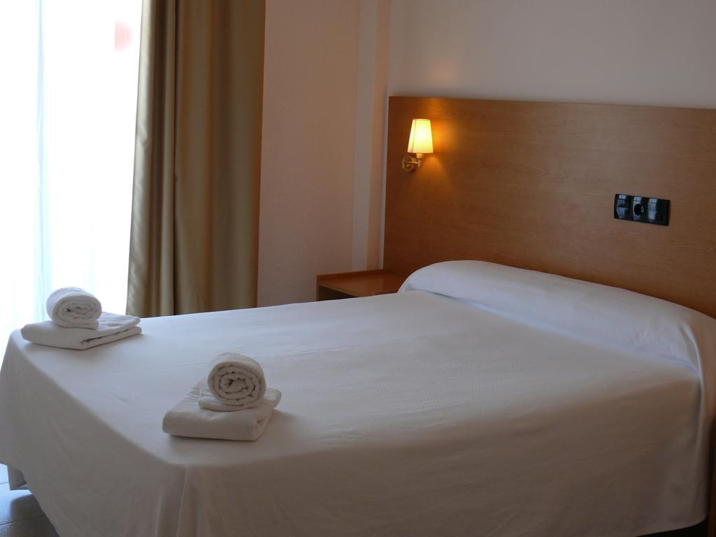 Bay Hotel Roses Zimmer foto